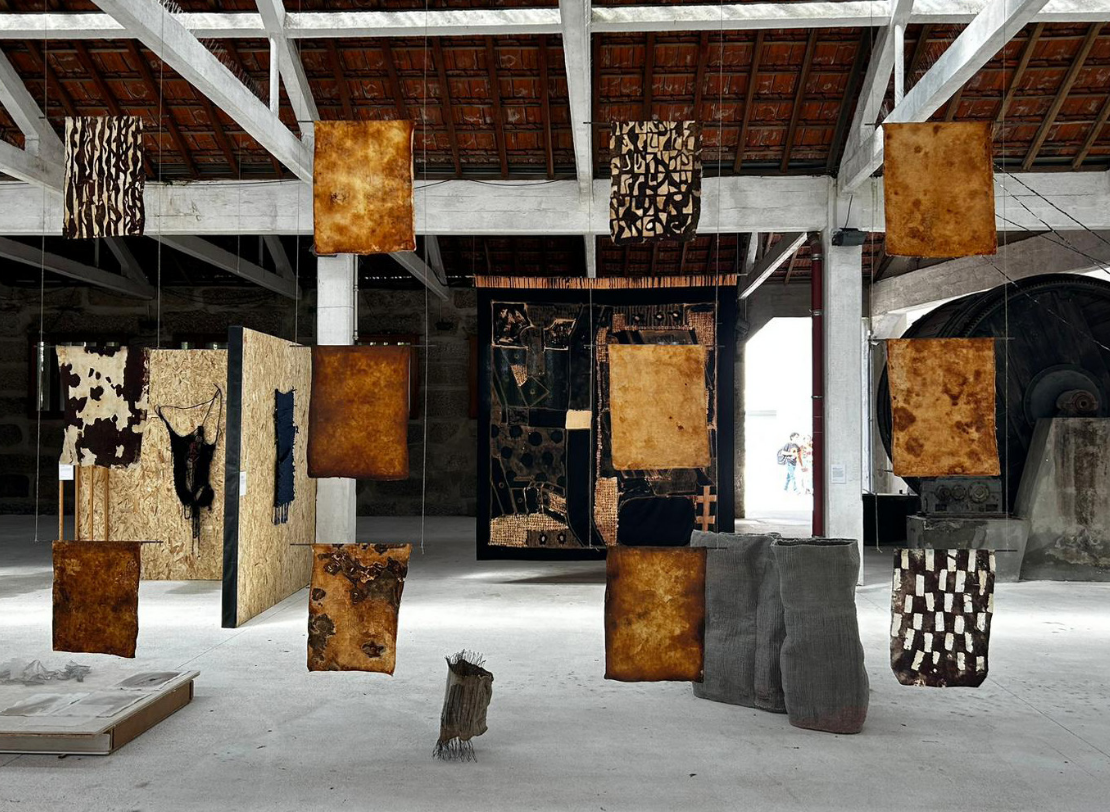 Échantillons de textiles fongiques, Biennale Con Textile, Guimaraes, Portugal 2024